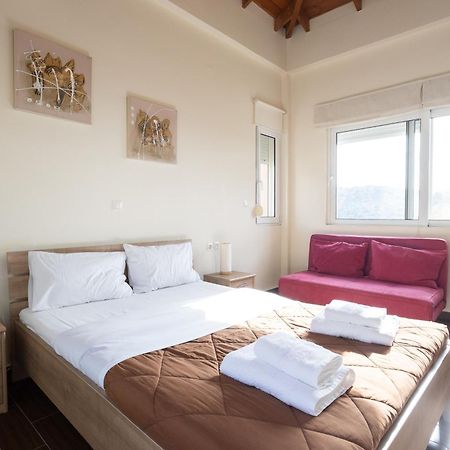 Meliades Villas Agia Marina エクステリア 写真