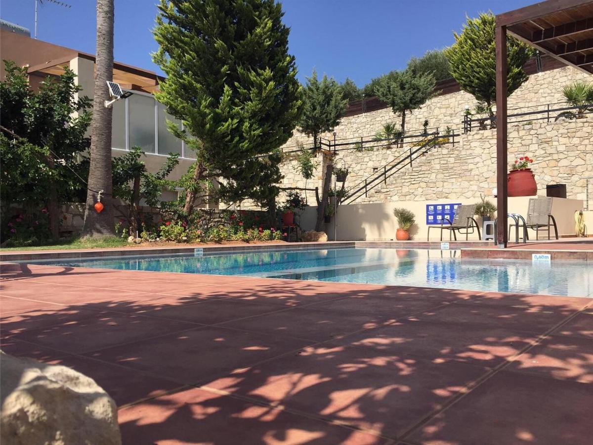 Meliades Villas Agia Marina エクステリア 写真