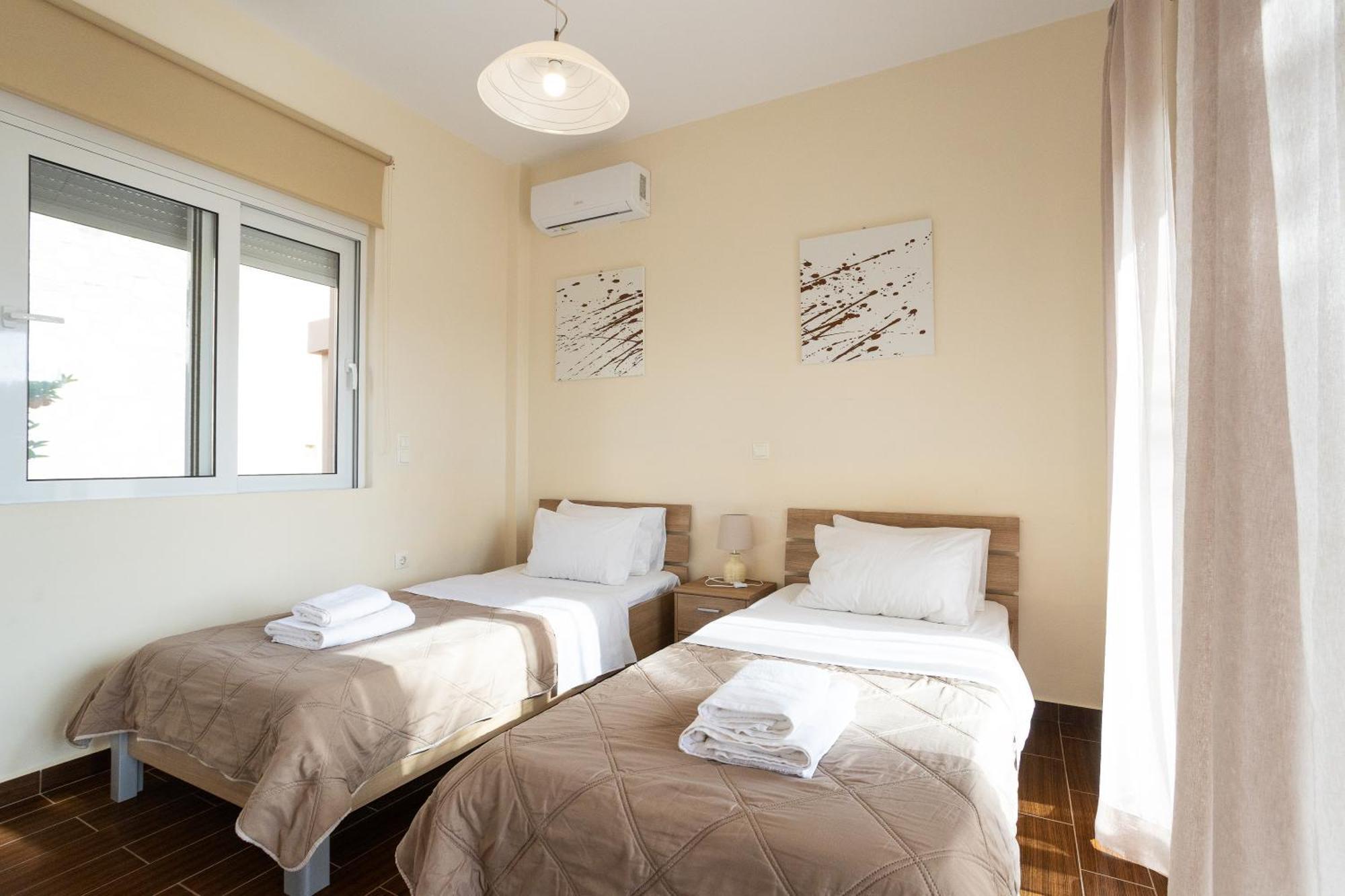Meliades Villas Agia Marina エクステリア 写真