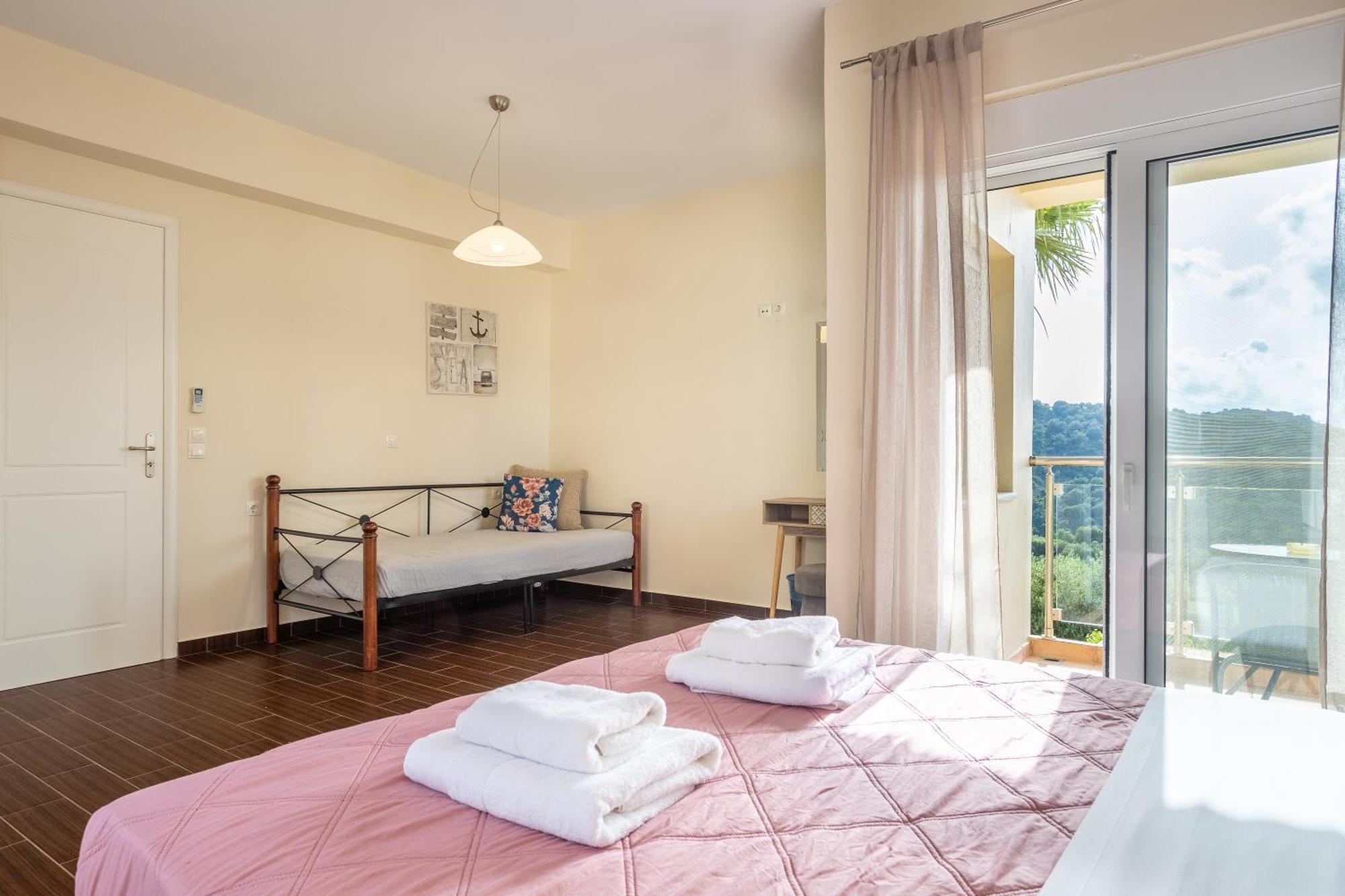 Meliades Villas Agia Marina エクステリア 写真