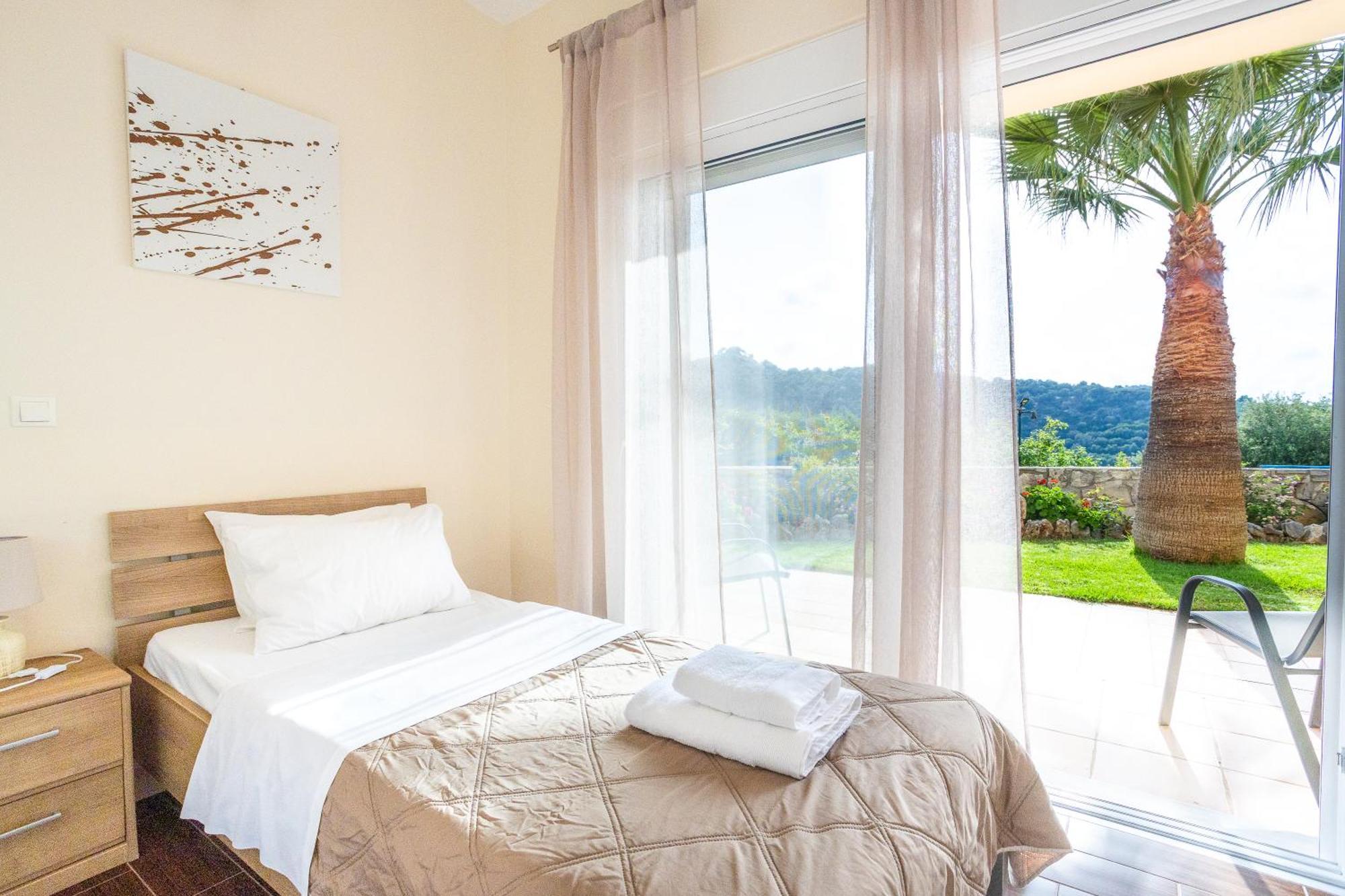 Meliades Villas Agia Marina エクステリア 写真