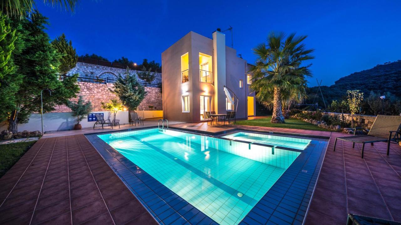 Meliades Villas Agia Marina エクステリア 写真