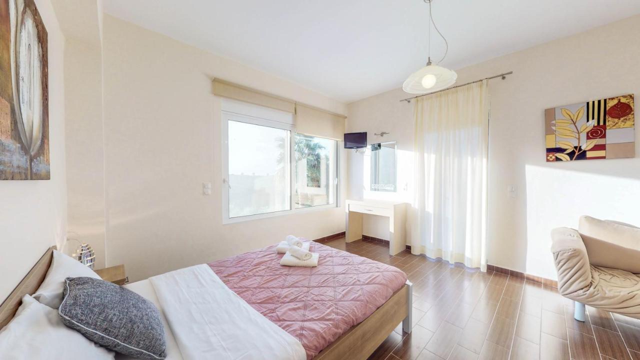 Meliades Villas Agia Marina エクステリア 写真