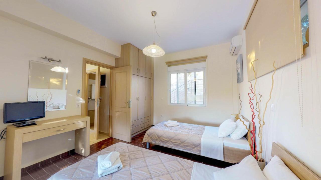 Meliades Villas Agia Marina エクステリア 写真