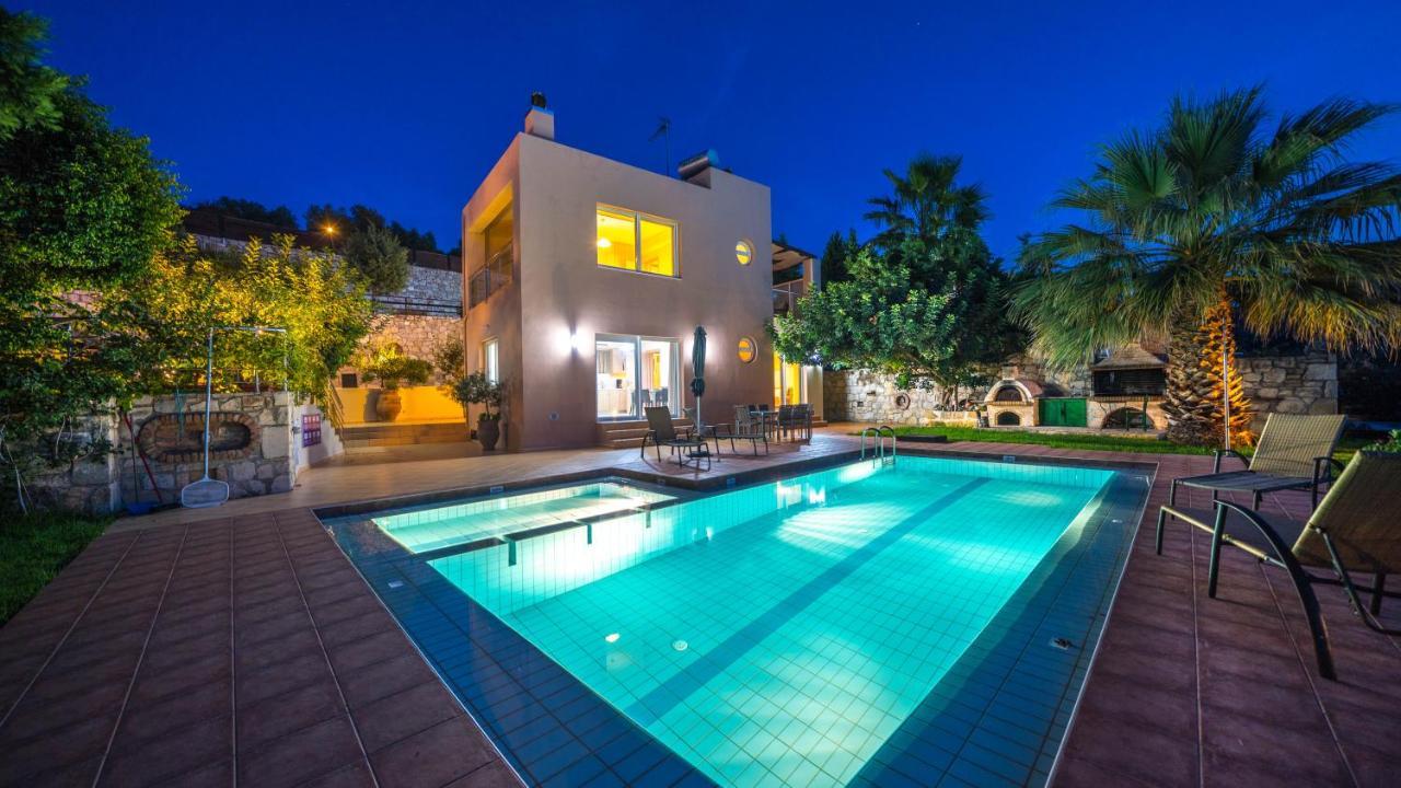 Meliades Villas Agia Marina エクステリア 写真