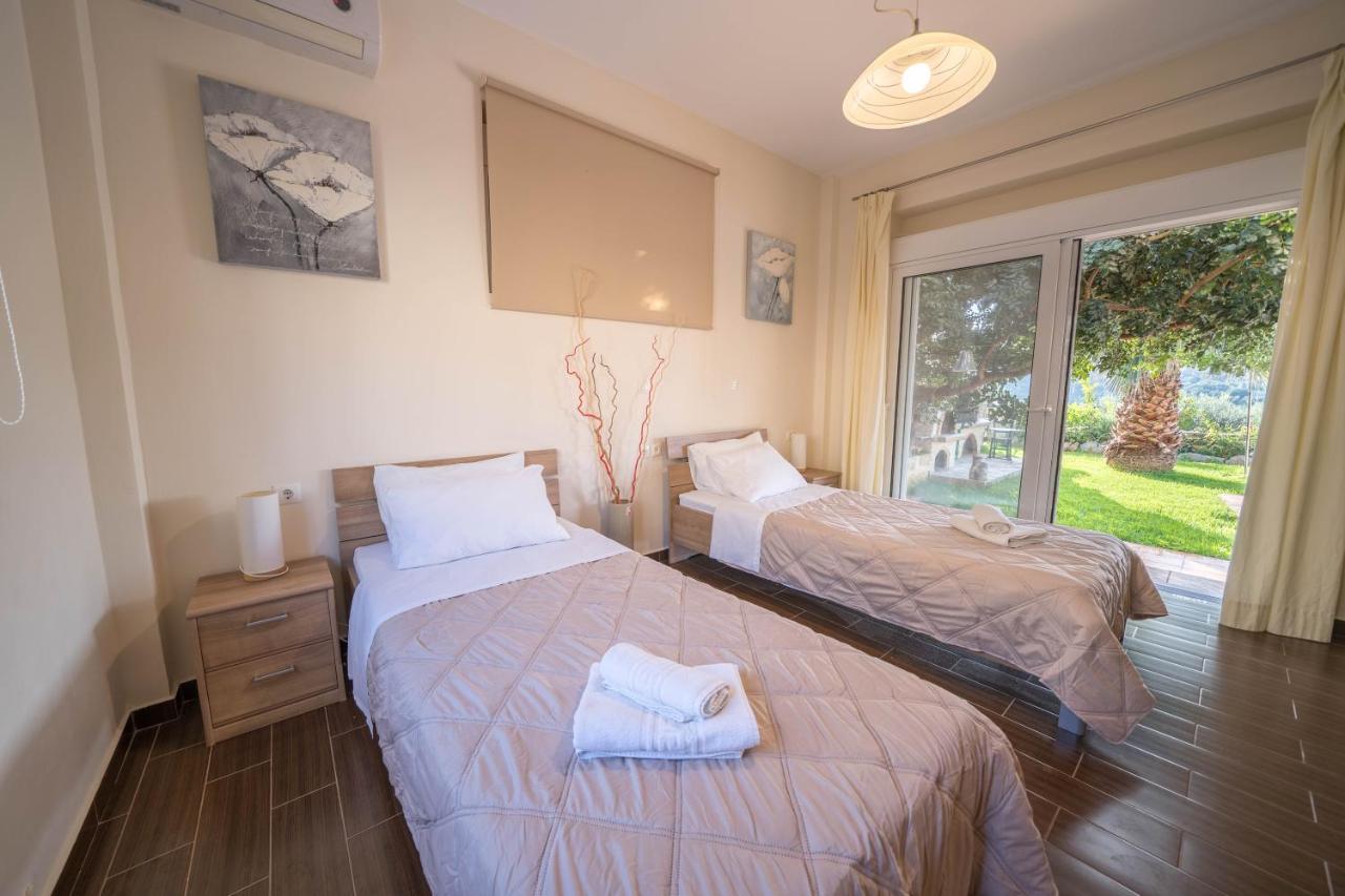 Meliades Villas Agia Marina エクステリア 写真
