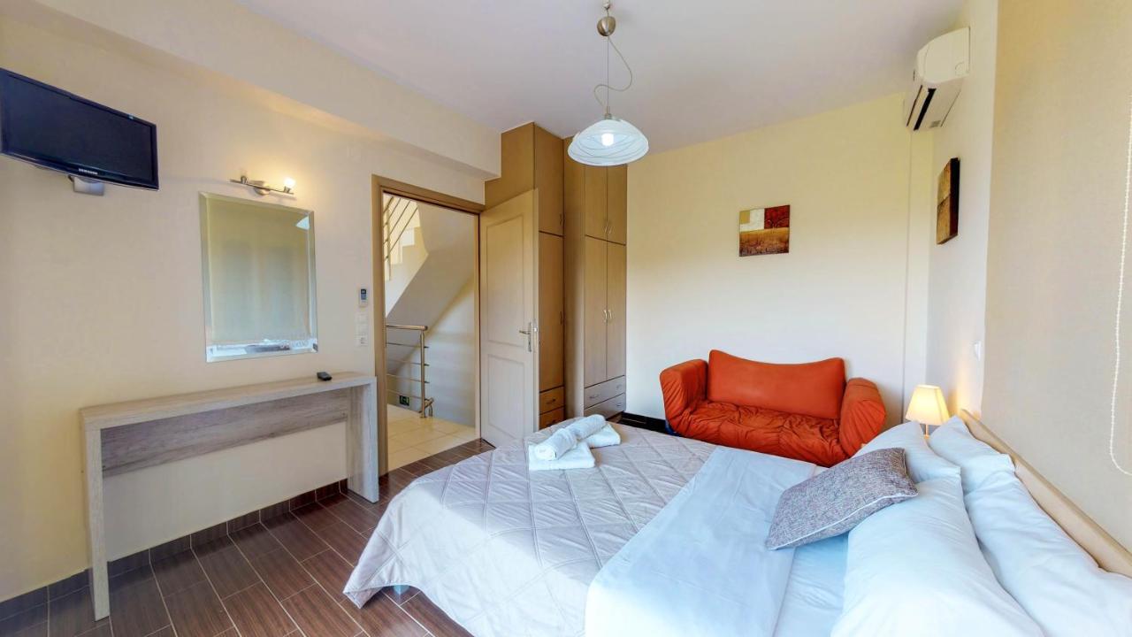 Meliades Villas Agia Marina エクステリア 写真