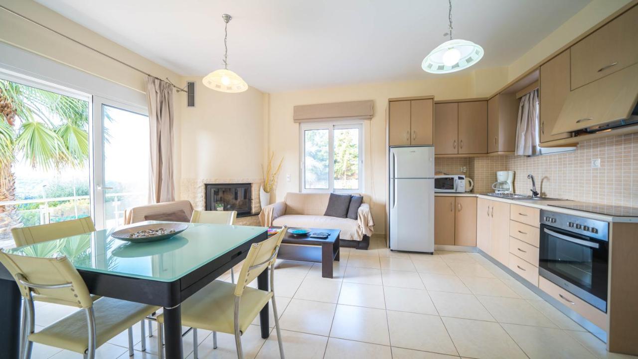 Meliades Villas Agia Marina エクステリア 写真
