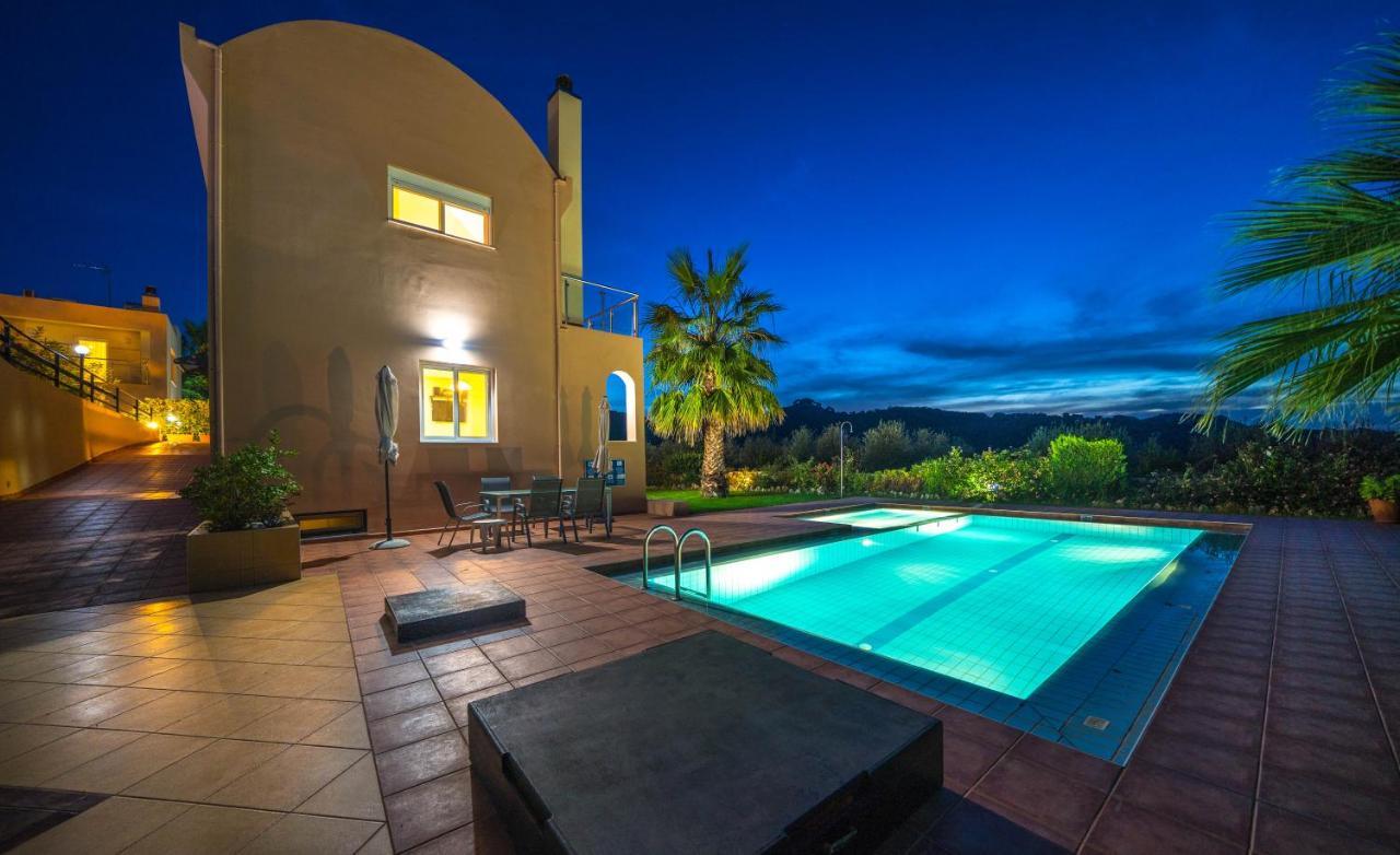 Meliades Villas Agia Marina エクステリア 写真